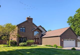 23w531 W Walnut Street, Roselle, IL 60172
