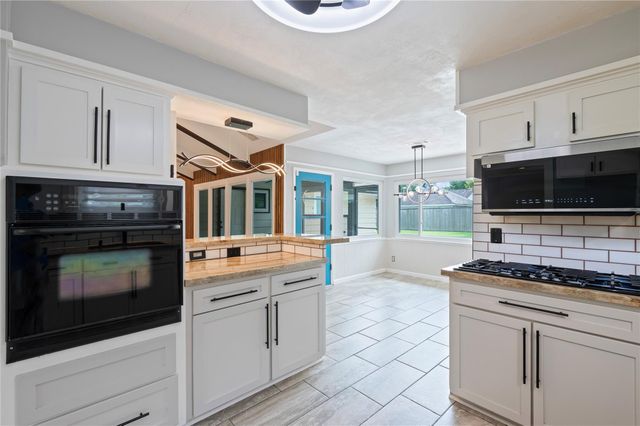 4034 Shady Springs Drive, Seabrook, TX 77586