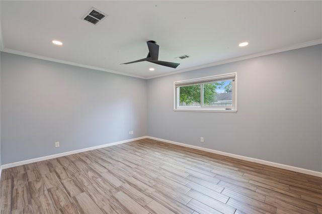 4034 Shady Springs Drive, Seabrook, TX 77586