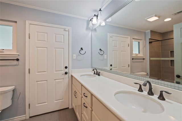 4034 Shady Springs Drive, Seabrook, TX 77586