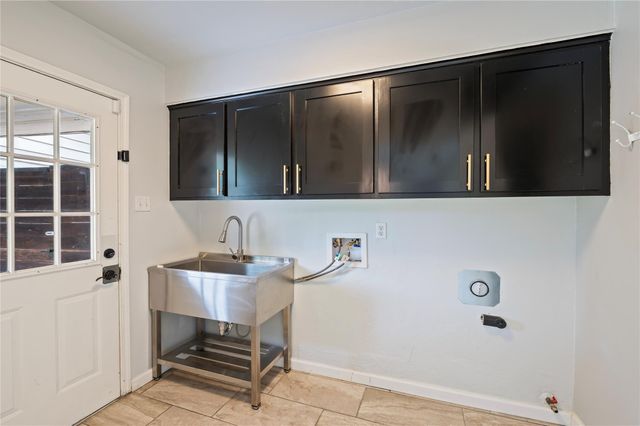 4034 Shady Springs Drive, Seabrook, TX 77586