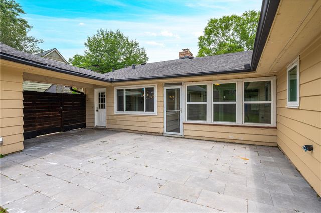 4034 Shady Springs Drive, Seabrook, TX 77586