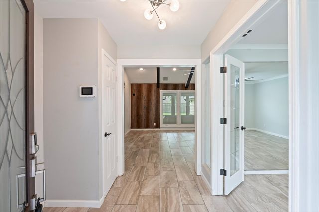 4034 Shady Springs Drive, Seabrook, TX 77586