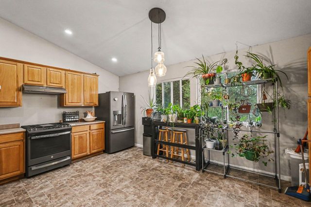 14627 Ivorystone Drive NE, Cedar Springs, MI 49319