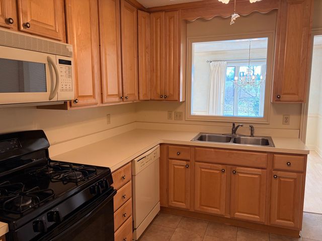 3283 GEORGIAN Court, Erie, PA 16506