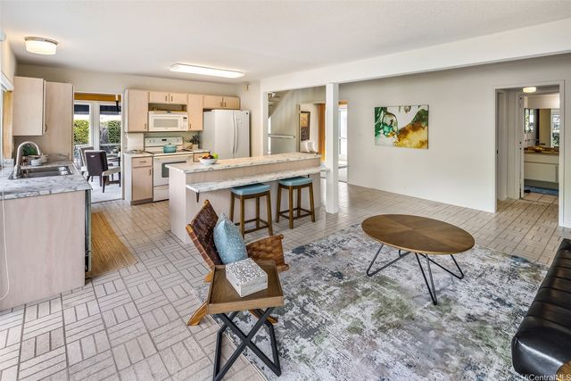 6889 Niumalu Loop, Honolulu, HI 96825