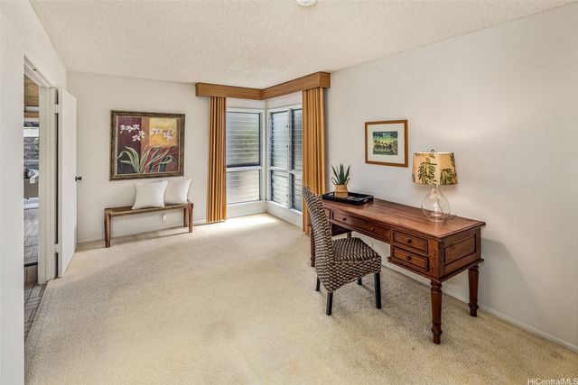 6889 Niumalu Loop, Honolulu, HI 96825