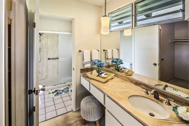 6889 Niumalu Loop, Honolulu, HI 96825