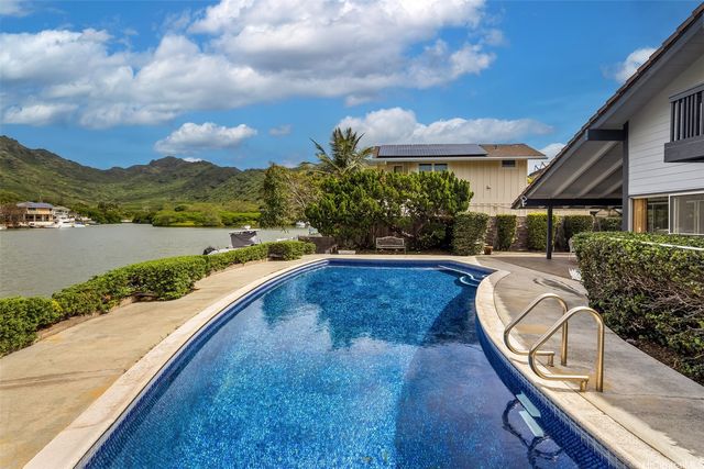 6889 Niumalu Loop, Honolulu, HI 96825