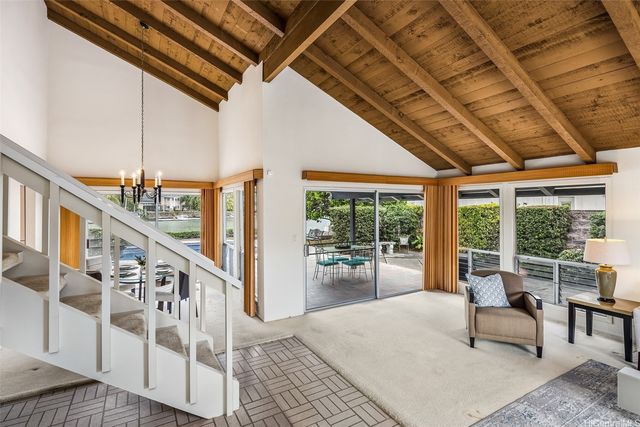 6889 Niumalu Loop, Honolulu, HI 96825