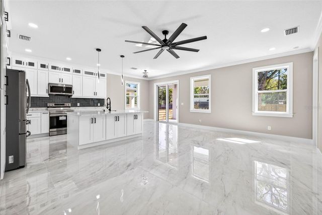 284 ROOSEVELT AVENUE, Masaryktown, FL 34604