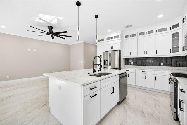 284 ROOSEVELT AVENUE, Masaryktown, FL 34604