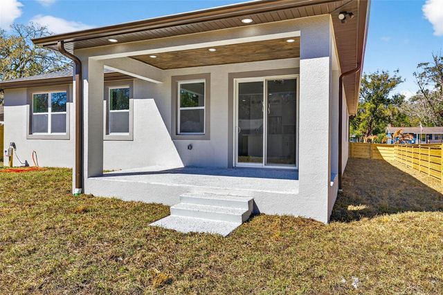 284 ROOSEVELT AVENUE, Masaryktown, FL 34604