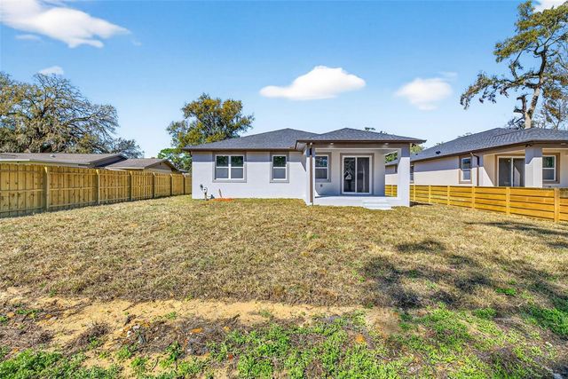 284 ROOSEVELT AVENUE, Masaryktown, FL 34604