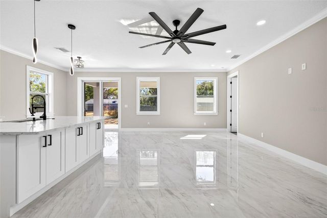 284 ROOSEVELT AVENUE, Masaryktown, FL 34604