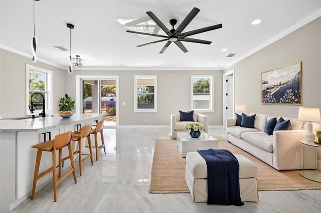 284 ROOSEVELT AVENUE, Masaryktown, FL 34604