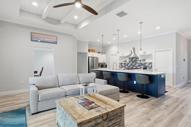 6165 1ST STREET SW, Vero Beach, FL 32968