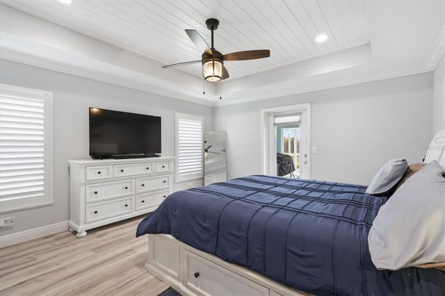 6165 1ST STREET SW, Vero Beach, FL 32968