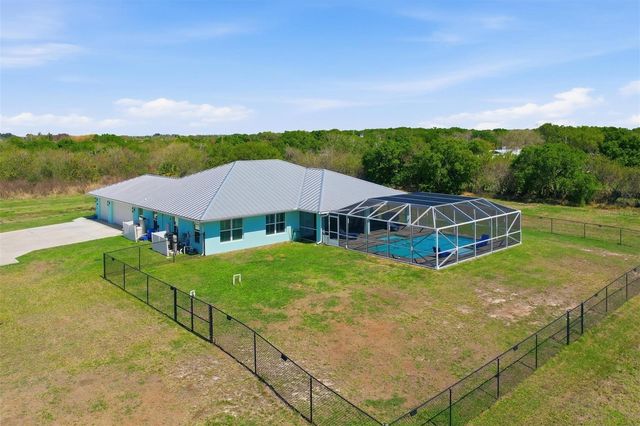 6165 1ST STREET SW, Vero Beach, FL 32968