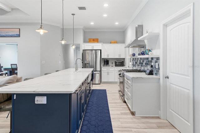 6165 1ST STREET SW, Vero Beach, FL 32968