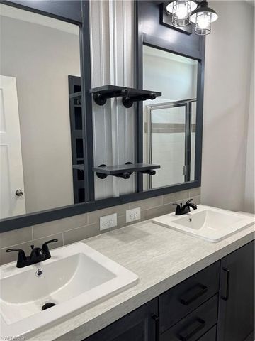 4685 Fiji LN, Bonita Springs, FL 34134