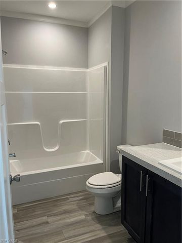 4685 Fiji LN, Bonita Springs, FL 34134