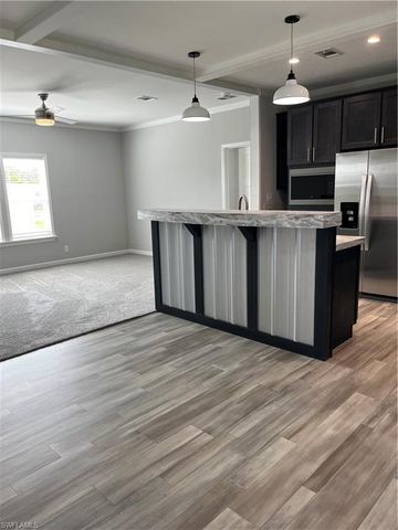 4685 Fiji LN, Bonita Springs, FL 34134