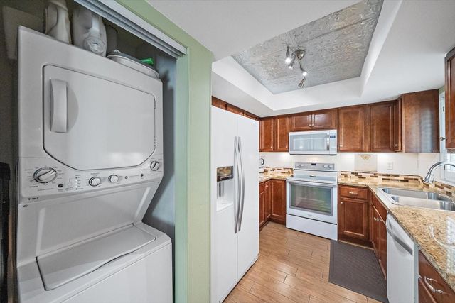 1205 56TH STREET W, Bradenton, FL 34209