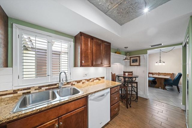 1205 56TH STREET W, Bradenton, FL 34209