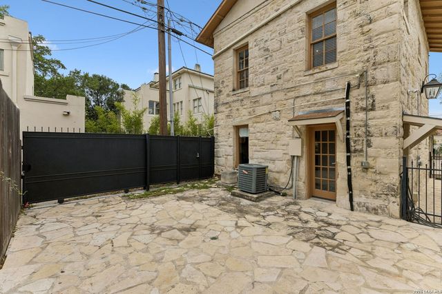228 W Mulberry Ave, San Antonio, TX 78212