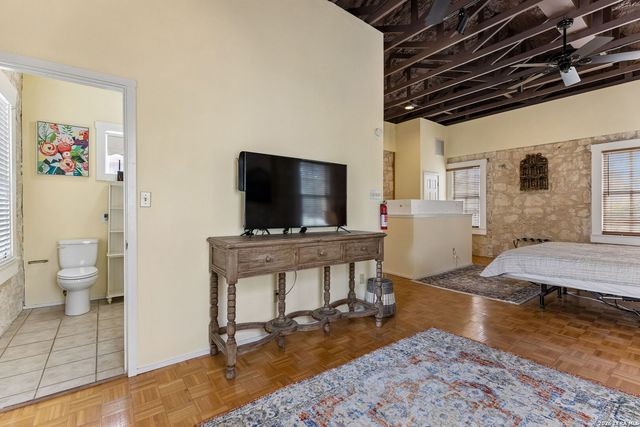 228 W Mulberry Ave, San Antonio, TX 78212