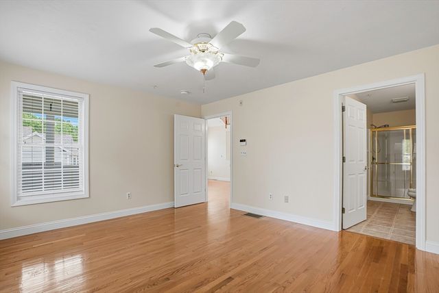 70 Orchard Meadow Dr 70, Shrewsbury, MA 01545