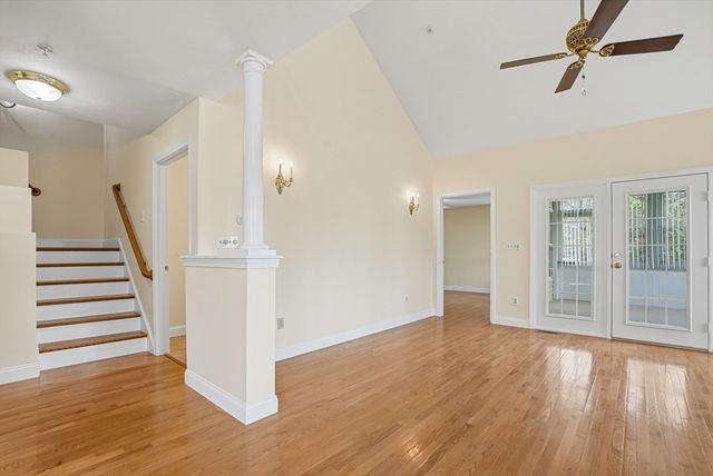70 Orchard Meadow Dr 70, Shrewsbury, MA 01545