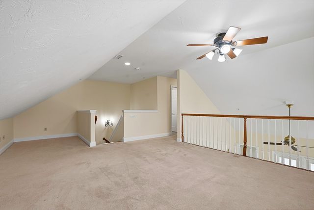70 Orchard Meadow Dr 70, Shrewsbury, MA 01545