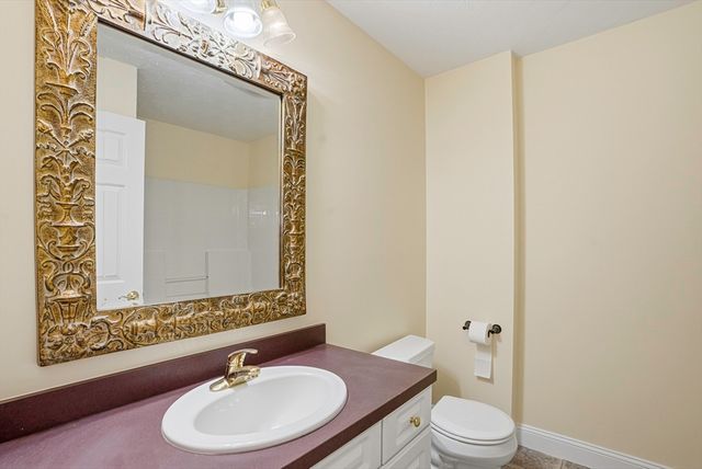 70 Orchard Meadow Dr 70, Shrewsbury, MA 01545