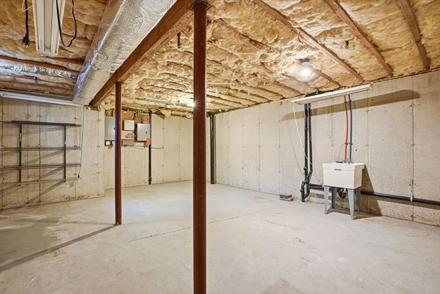 70 Orchard Meadow Dr 70, Shrewsbury, MA 01545