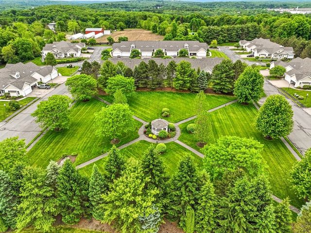70 Orchard Meadow Dr 70, Shrewsbury, MA 01545