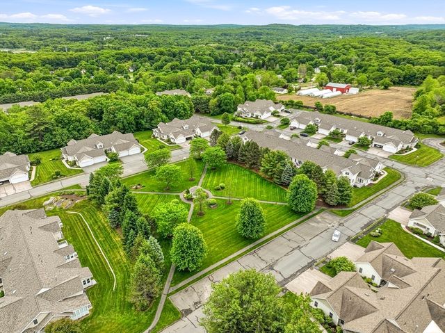 70 Orchard Meadow Dr 70, Shrewsbury, MA 01545