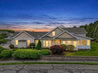 70 Orchard Meadow Dr 70, Shrewsbury, MA 01545