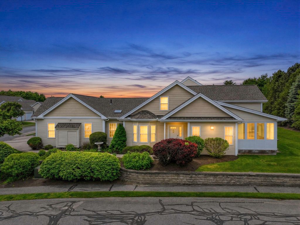 70 Orchard Meadow Dr 70, Shrewsbury, MA 01545