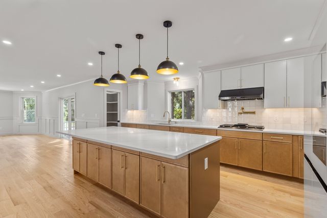 62. Summit Ave, Sharon, MA 02067