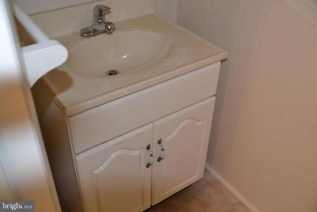 162 BURMONT RD, Drexel Hill, PA 19026