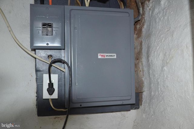 162 BURMONT RD, Drexel Hill, PA 19026