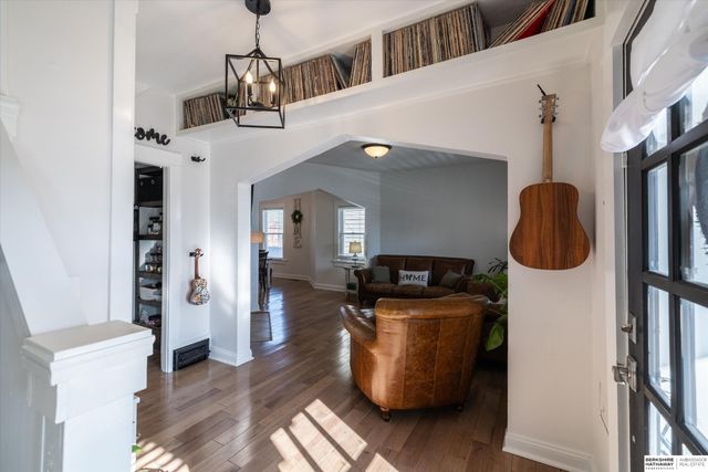 4624 Farnam Street, Omaha, NE 68132