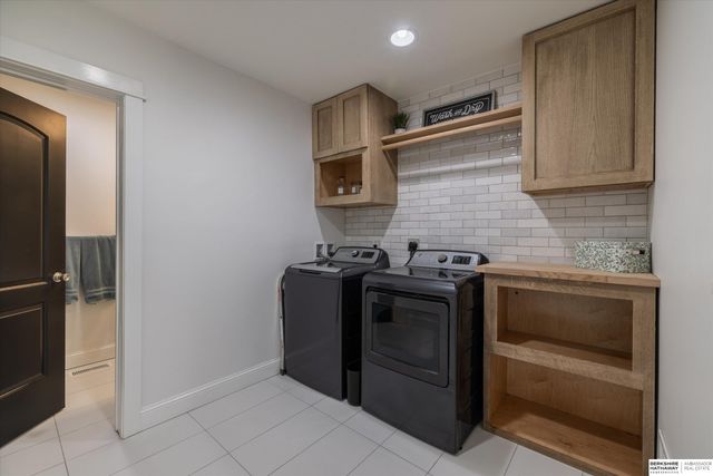 4624 Farnam Street, Omaha, NE 68132