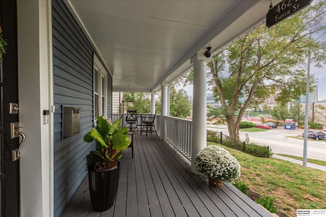 4624 Farnam Street, Omaha, NE 68132