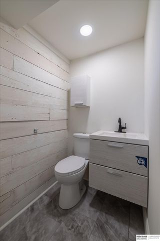 4624 Farnam Street, Omaha, NE 68132