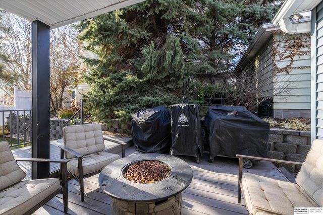 4624 Farnam Street, Omaha, NE 68132