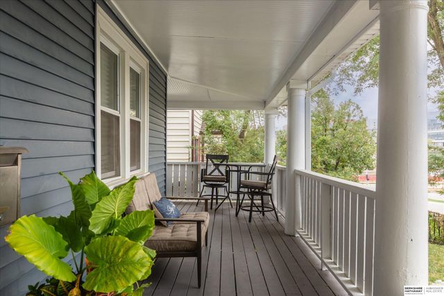 4624 Farnam Street, Omaha, NE 68132