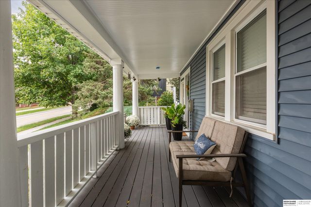 4624 Farnam Street, Omaha, NE 68132